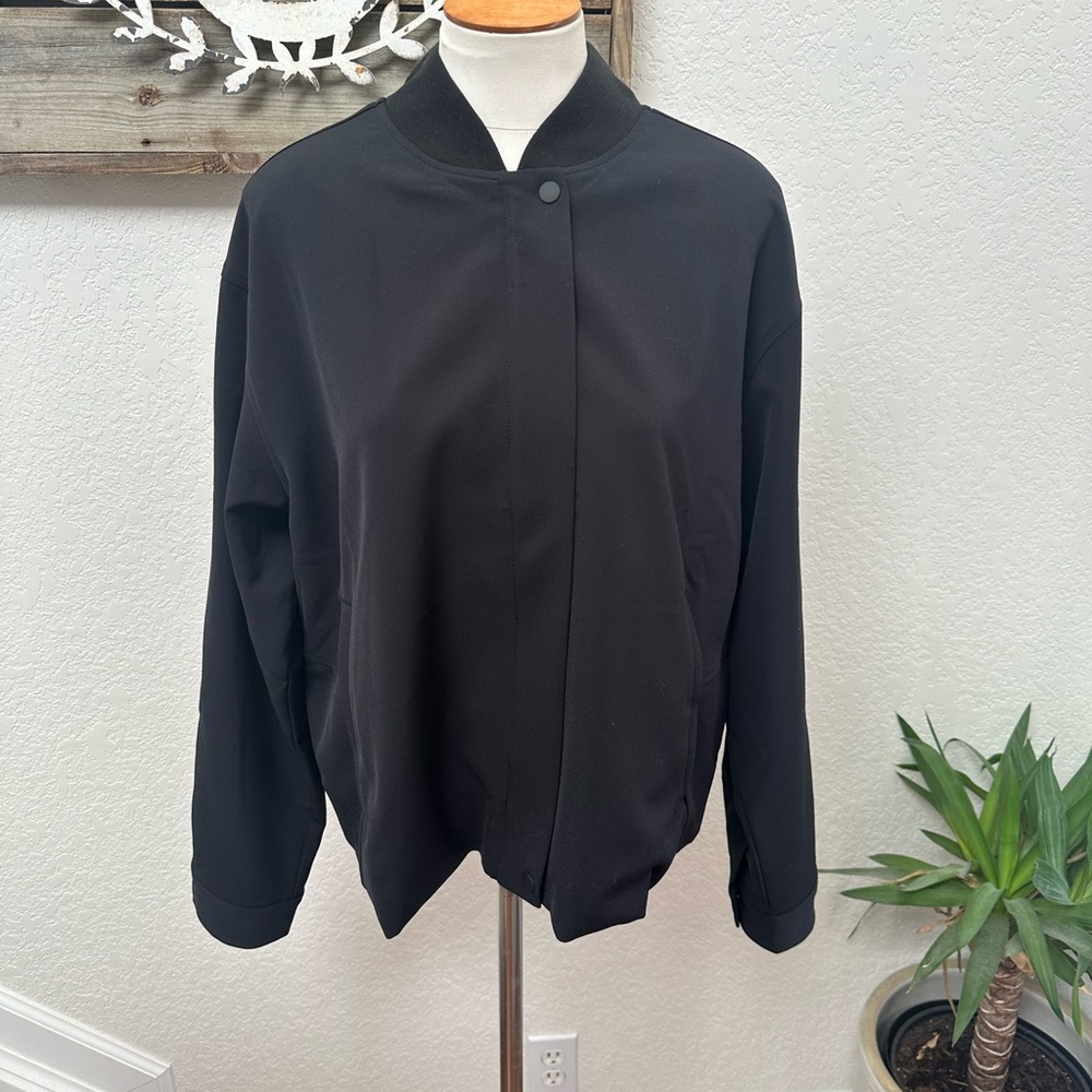 Athleta endless Black Bomber windbreaker lightweight‎ Jacket ladies Large